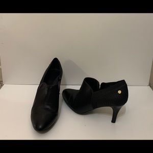 Calvin Klein booties in black